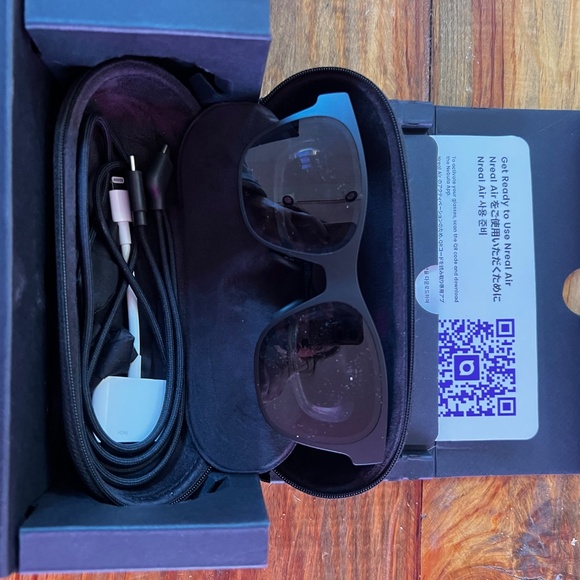 XReal Nreal Ar Glasses - Picture 2 of 4